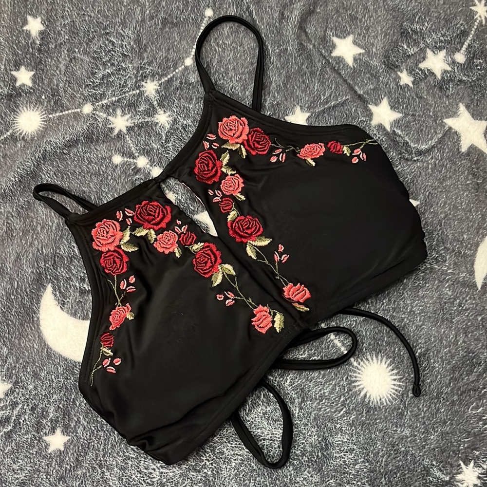 Xhilaration Black Floral Front Slit Bikini Top